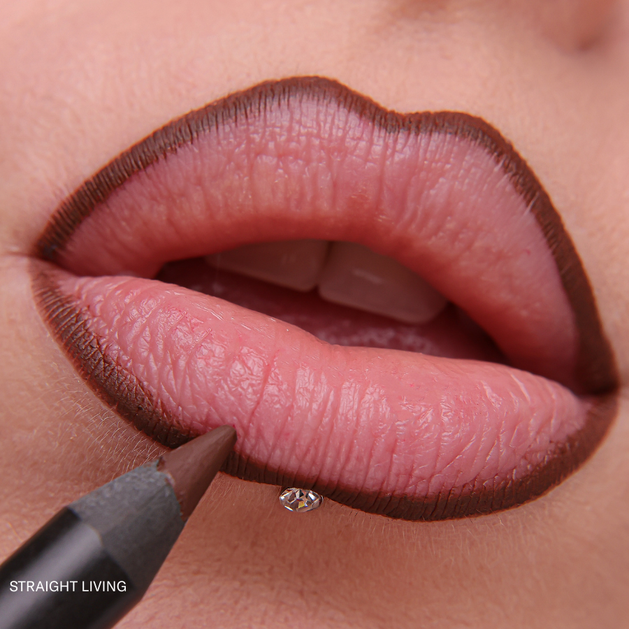 Straight Line Creamy Lip Liner